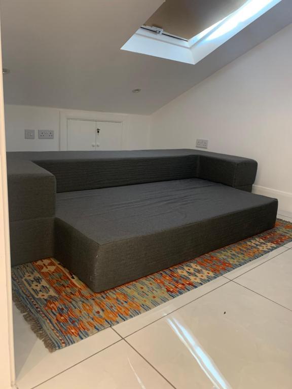 Air Conditioned Modern Double Bed Room With Private Attached Bathroom - Free Parking - Near London Heathrow Airport & Southall Broadway المظهر الخارجي الصورة