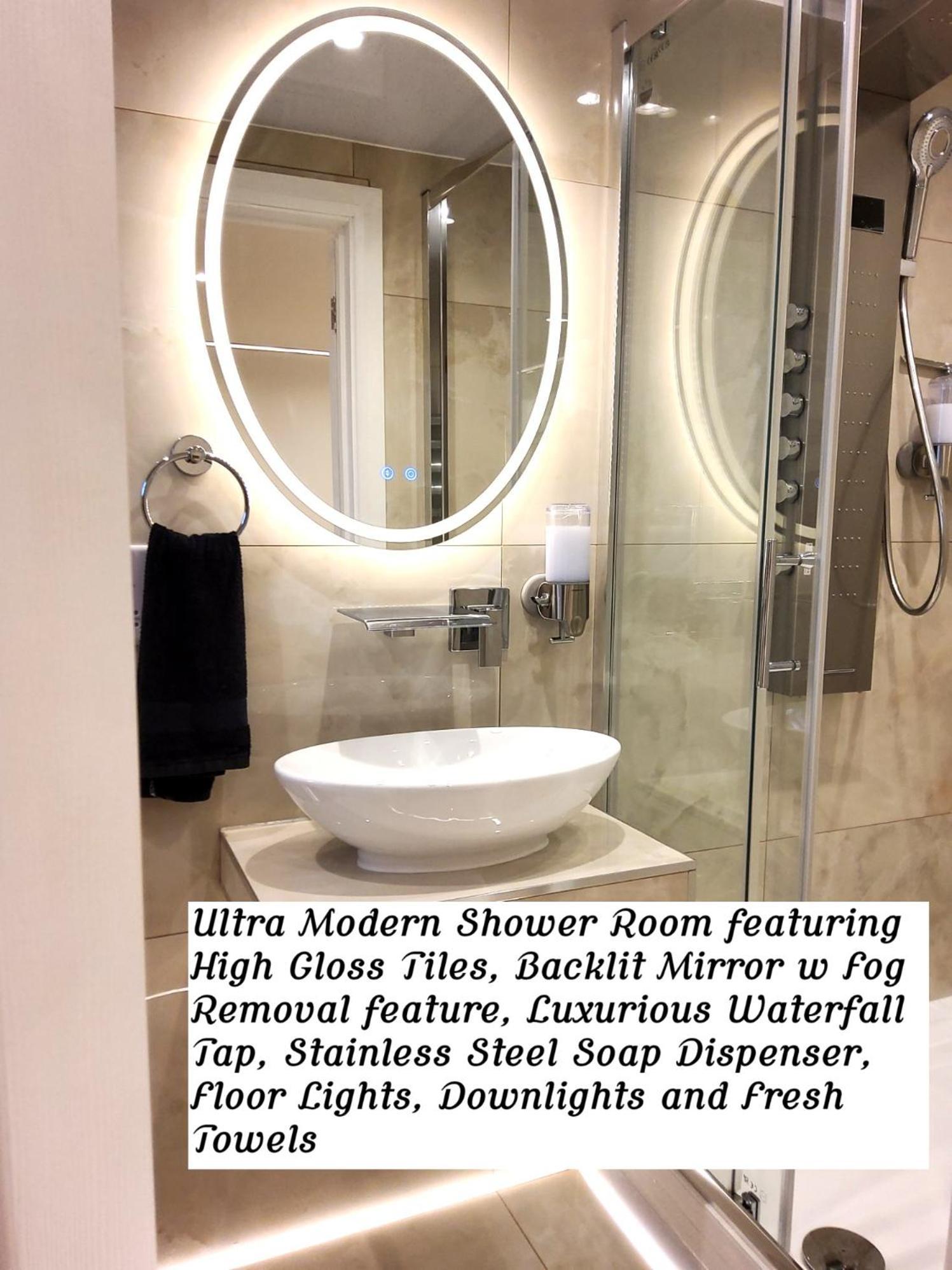 Air Conditioned Modern Double Bed Room With Private Attached Bathroom - Free Parking - Near London Heathrow Airport & Southall Broadway المظهر الخارجي الصورة