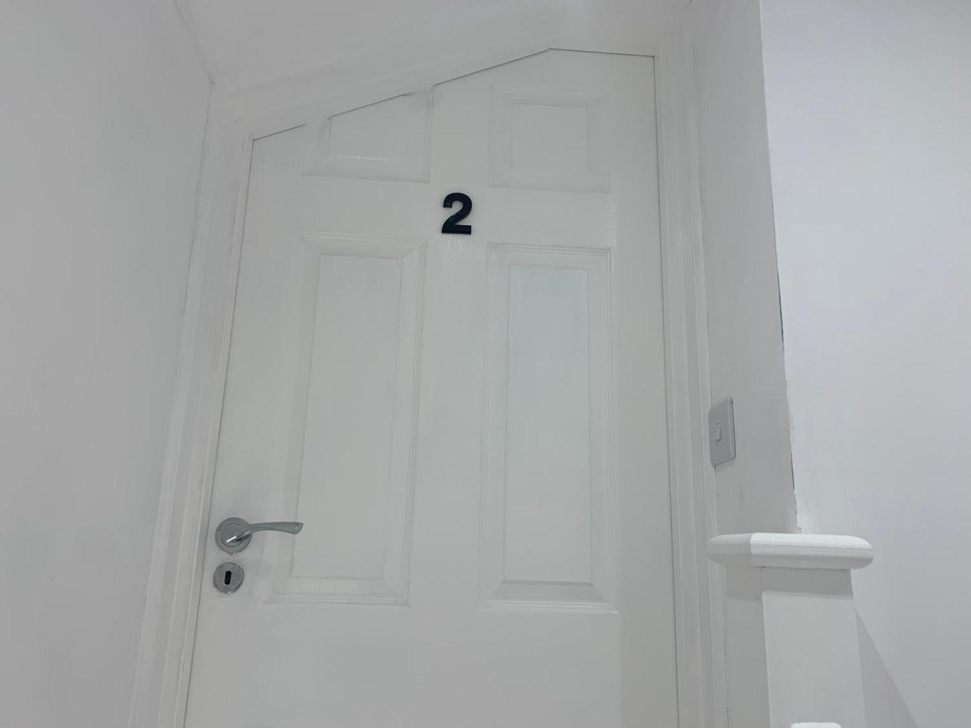 Air Conditioned Modern Double Bed Room With Private Attached Bathroom - Free Parking - Near London Heathrow Airport & Southall Broadway المظهر الخارجي الصورة